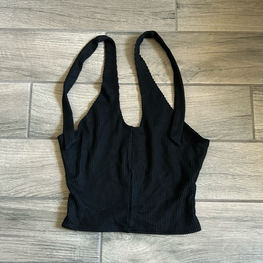 So ribbed halter top